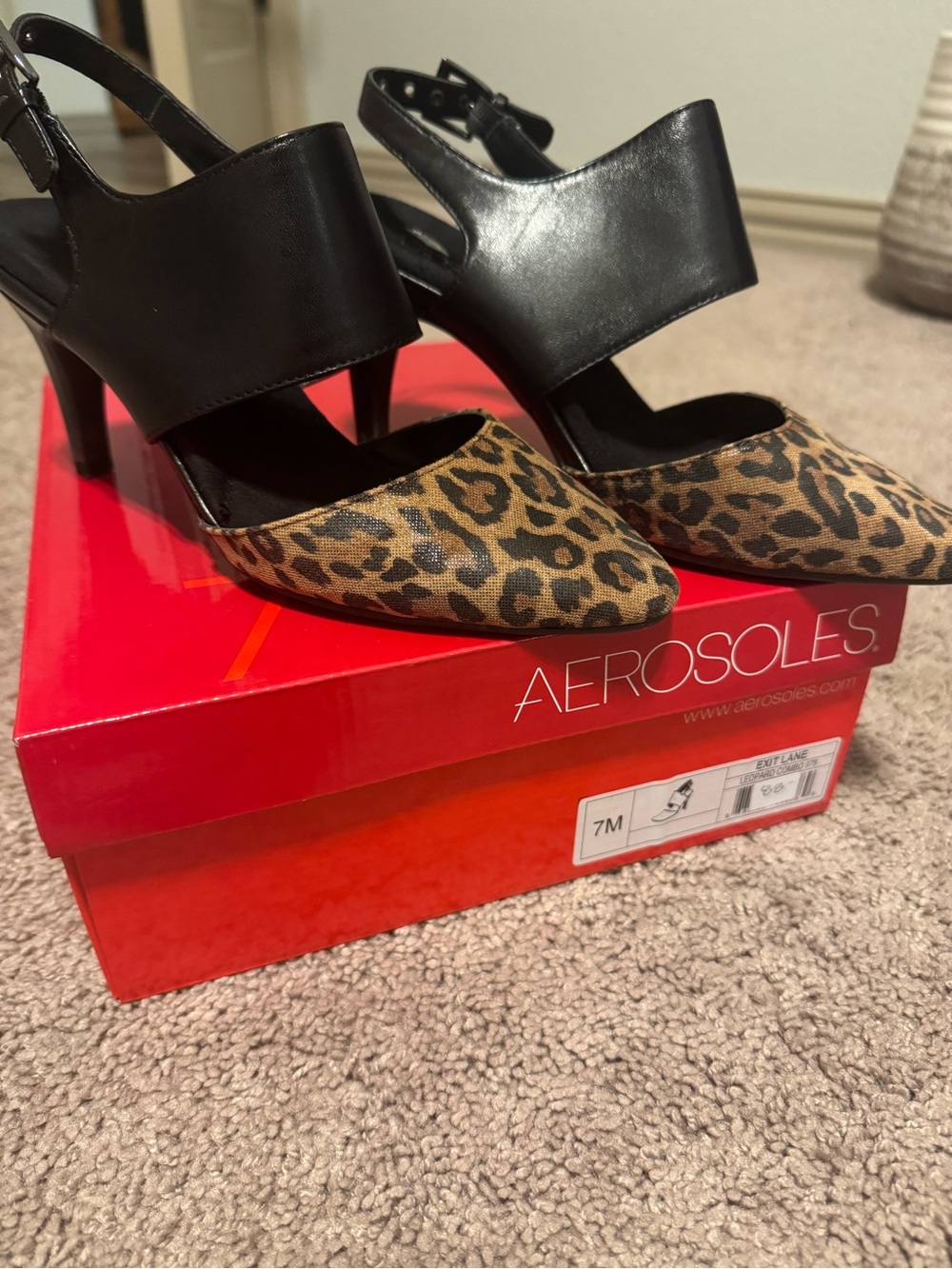 AEROSOLES Black Leather Slingback Pumps with Leopard Print Toe